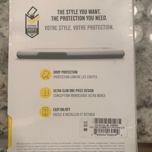 OtterBox Accessories - ❤️Brand New Clear Otter Box case never used❤️ OtterBox Accessories - ❤️Brand New Clear Otter Box case never used❤️